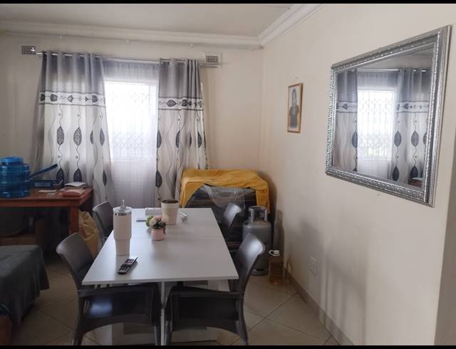 3 BEDROOM SIMPLEX FOR SALE IN BLUFF
